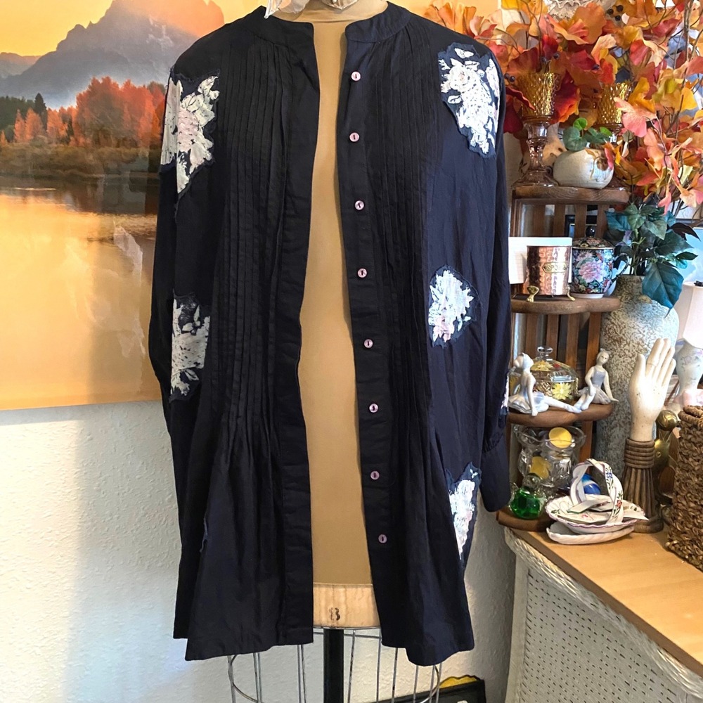 Free People Tunic Top Cottagecore Boho Floral Patch Pintuck Womens Small Black - Picture 5 of 9